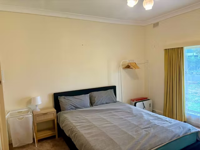52-cresdee-road-adelaide-Room 2-1