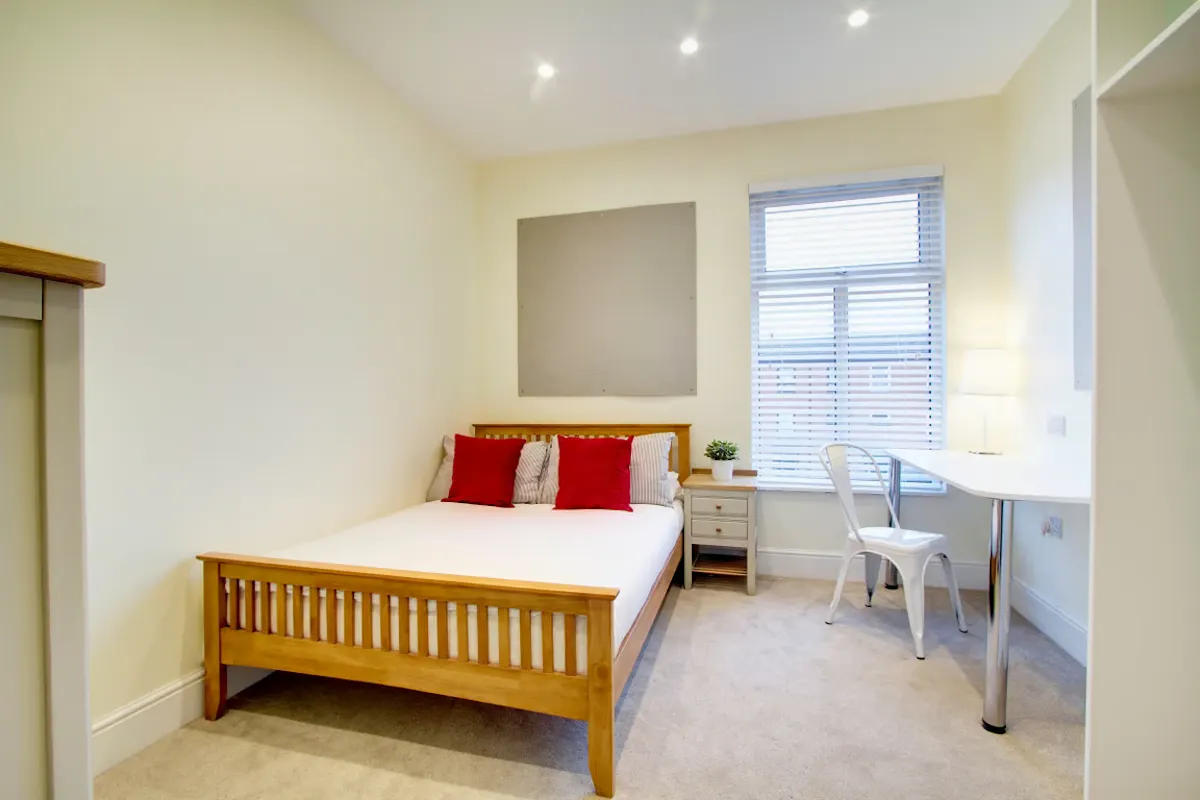 8 bedroom apartment ROOM
