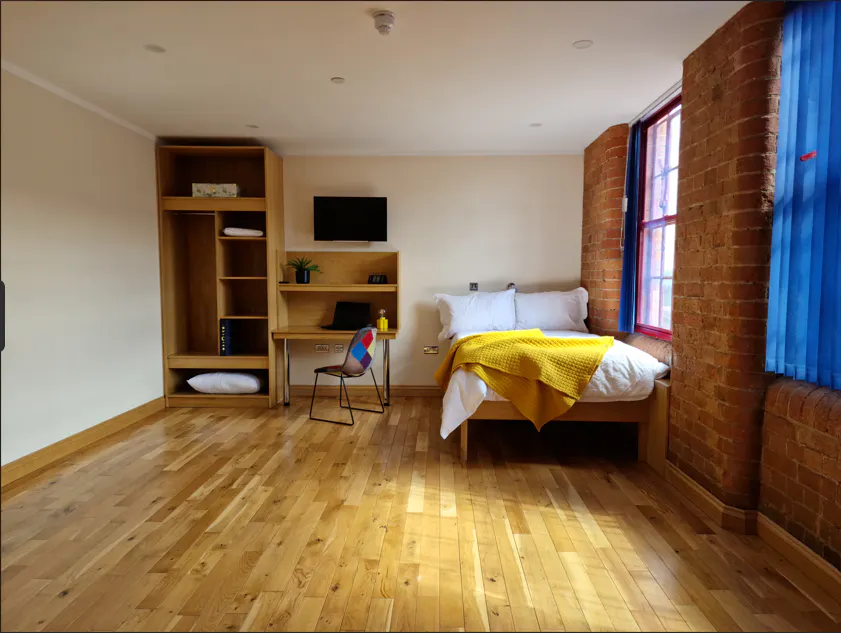 ROOM ROOM