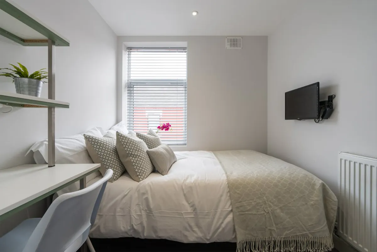 5 Bedroom Apartment ROOM