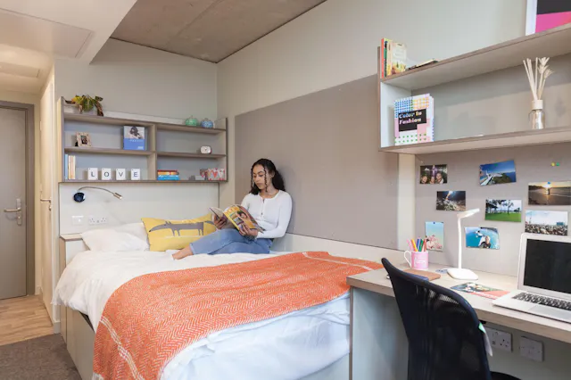 Starter En-suite room image 1