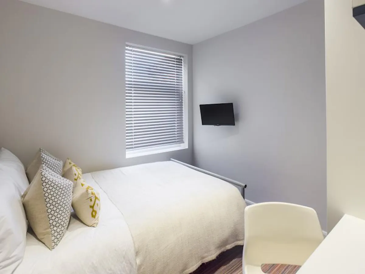 4 Bed Apartment ROOM