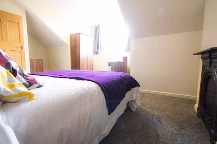 lumley-avenue-leeds-3 Bedroom Apartment-1
