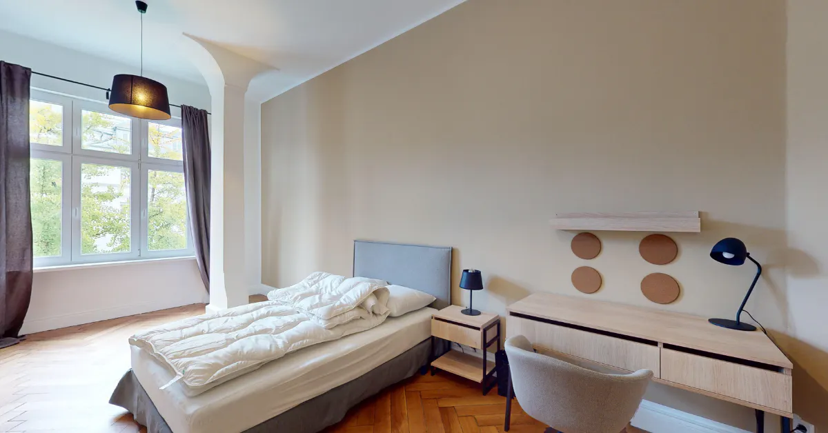 ROOM ROOM