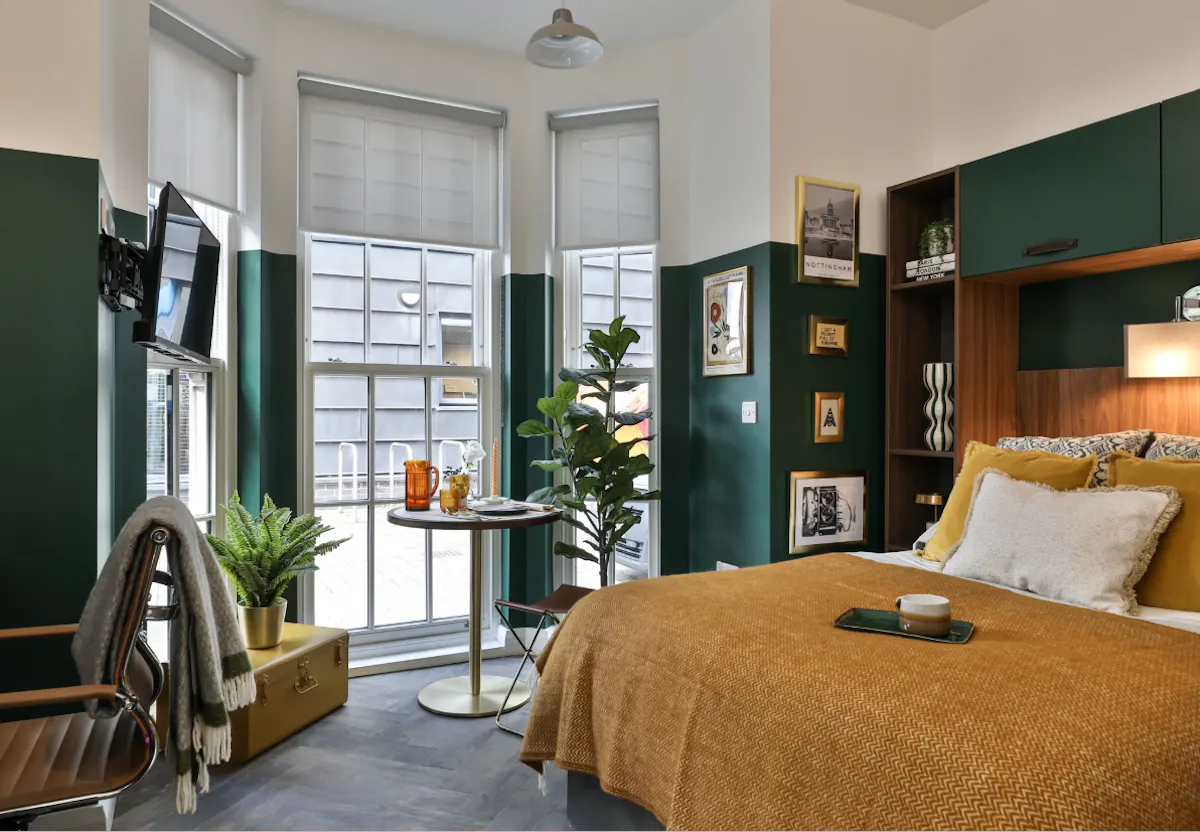 ROOM ROOM