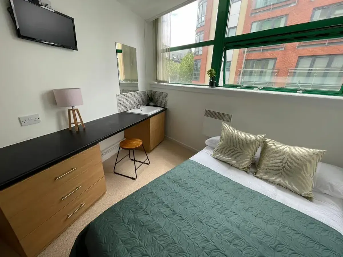 ROOM ROOM