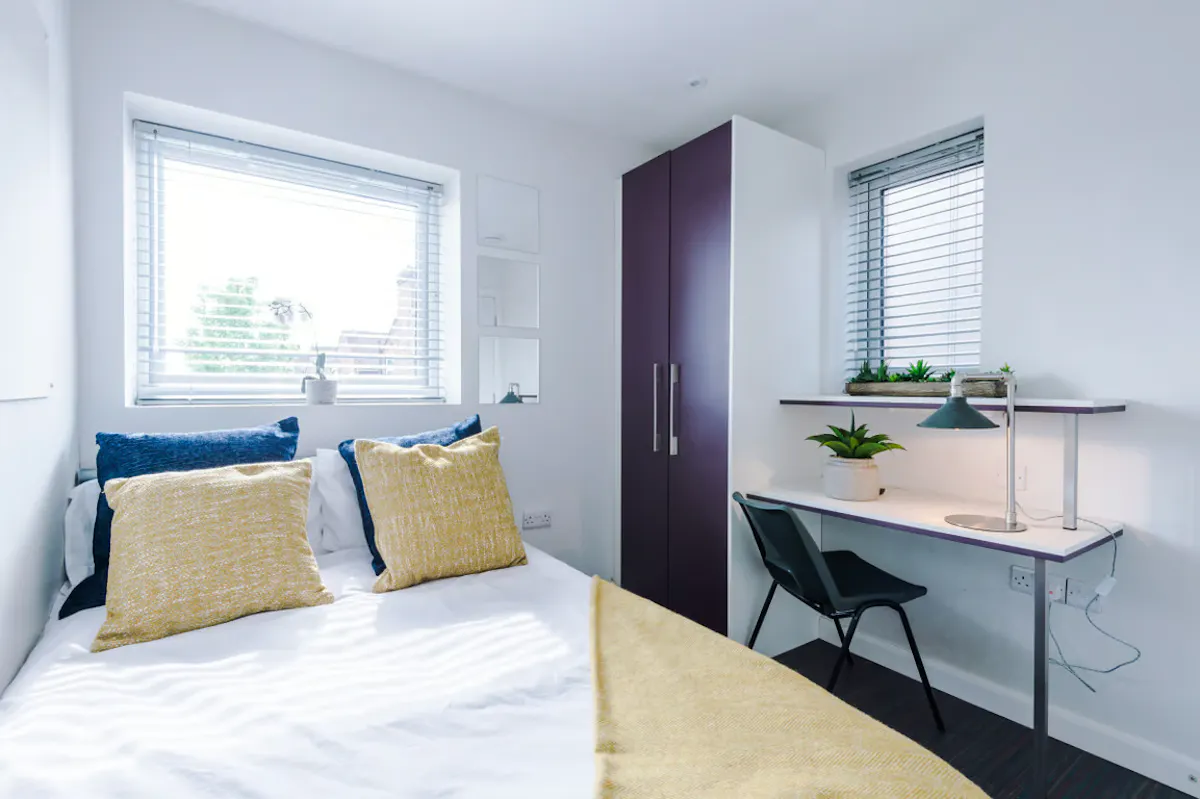 5 Bedroom Apartment ROOM