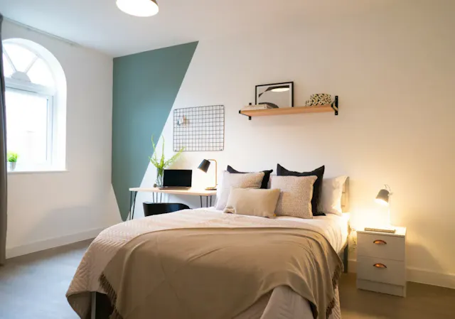 Flat 2, 3 Bedroom House room image 1