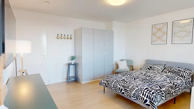 One-Bed Apartment room image 1