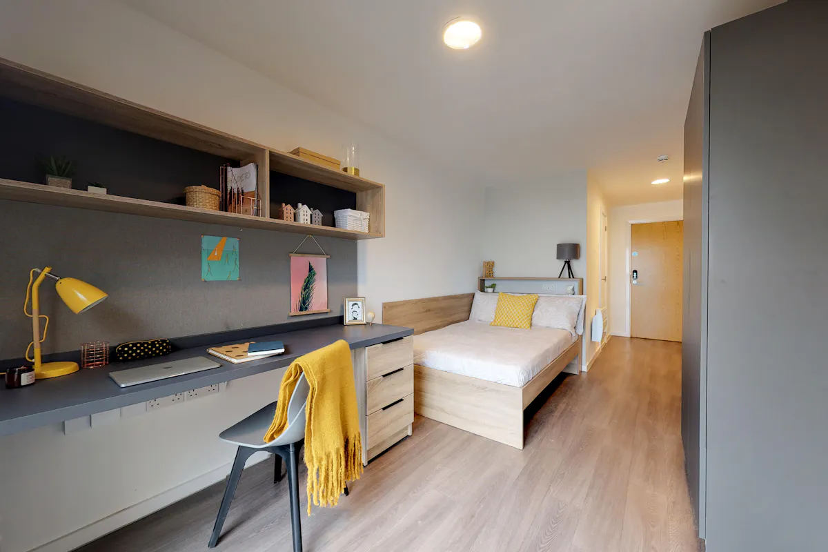 ROOM ROOM