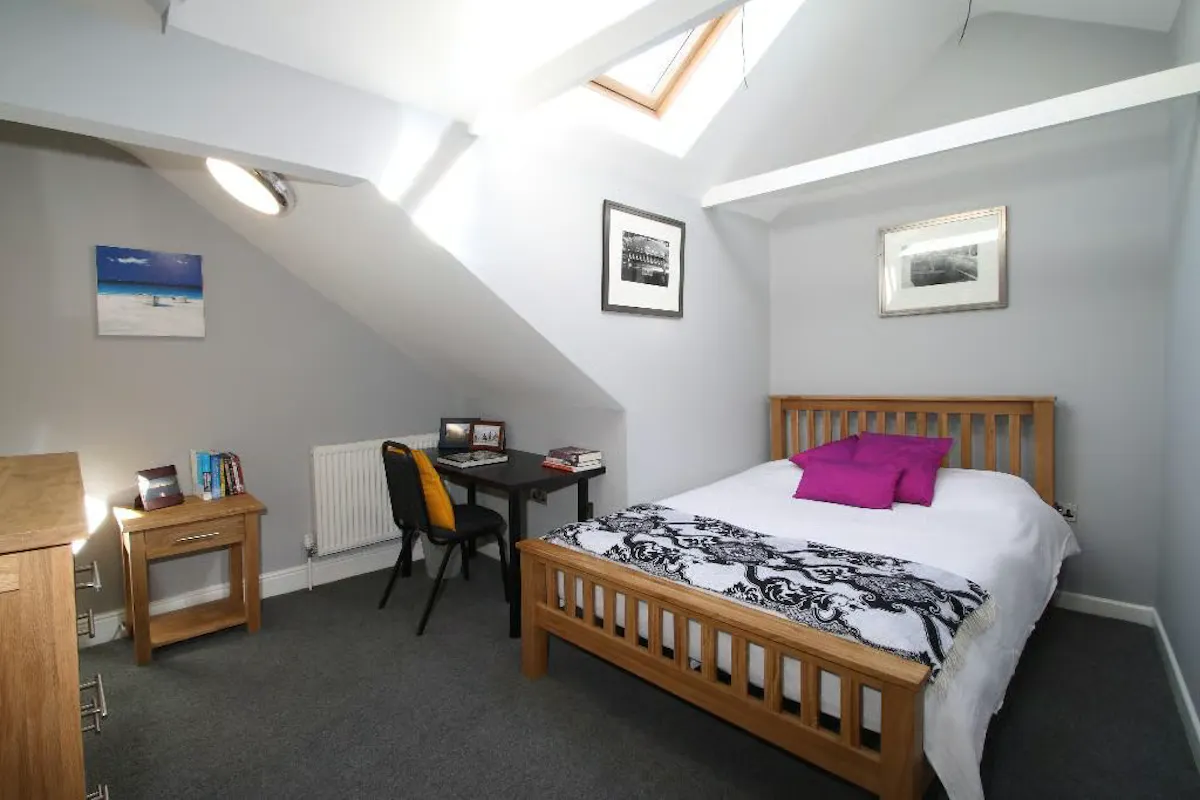 6 Bedroom Apartment ROOM