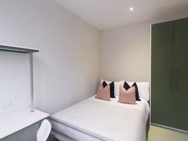 31-guildford-street-stoke-on-trent-4 Bed Apartment-1