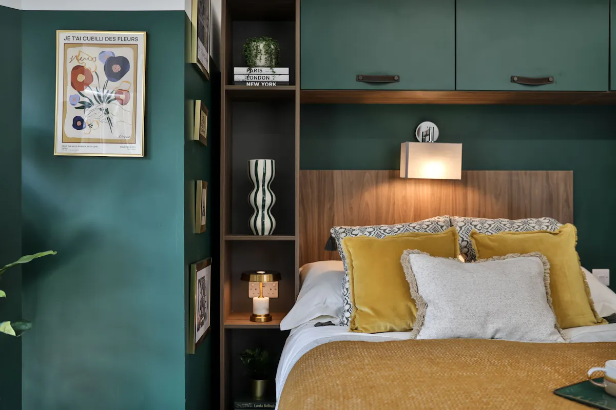 ROOM ROOM