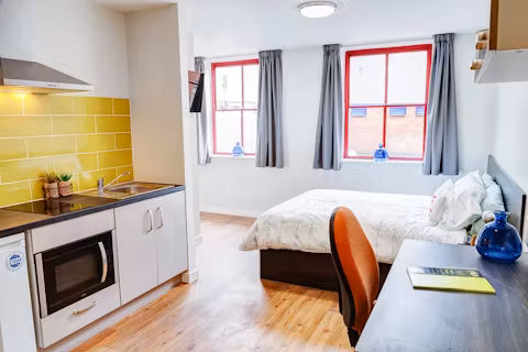 avalon-court-1-nottingham-ROOM