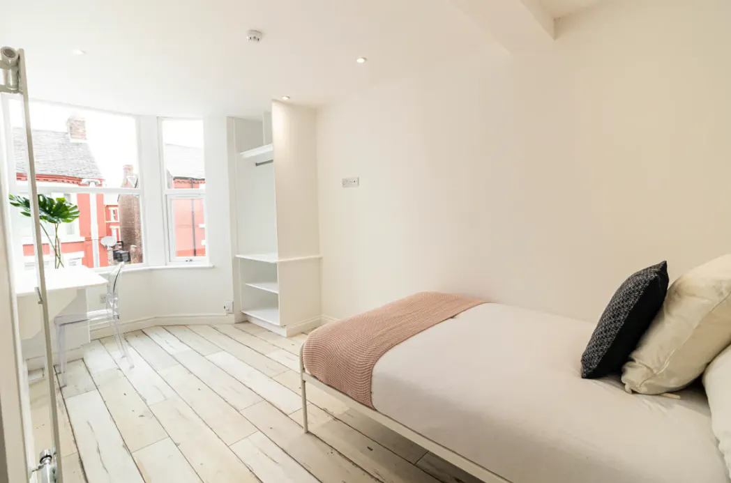 8 bedroom apartment ROOM
