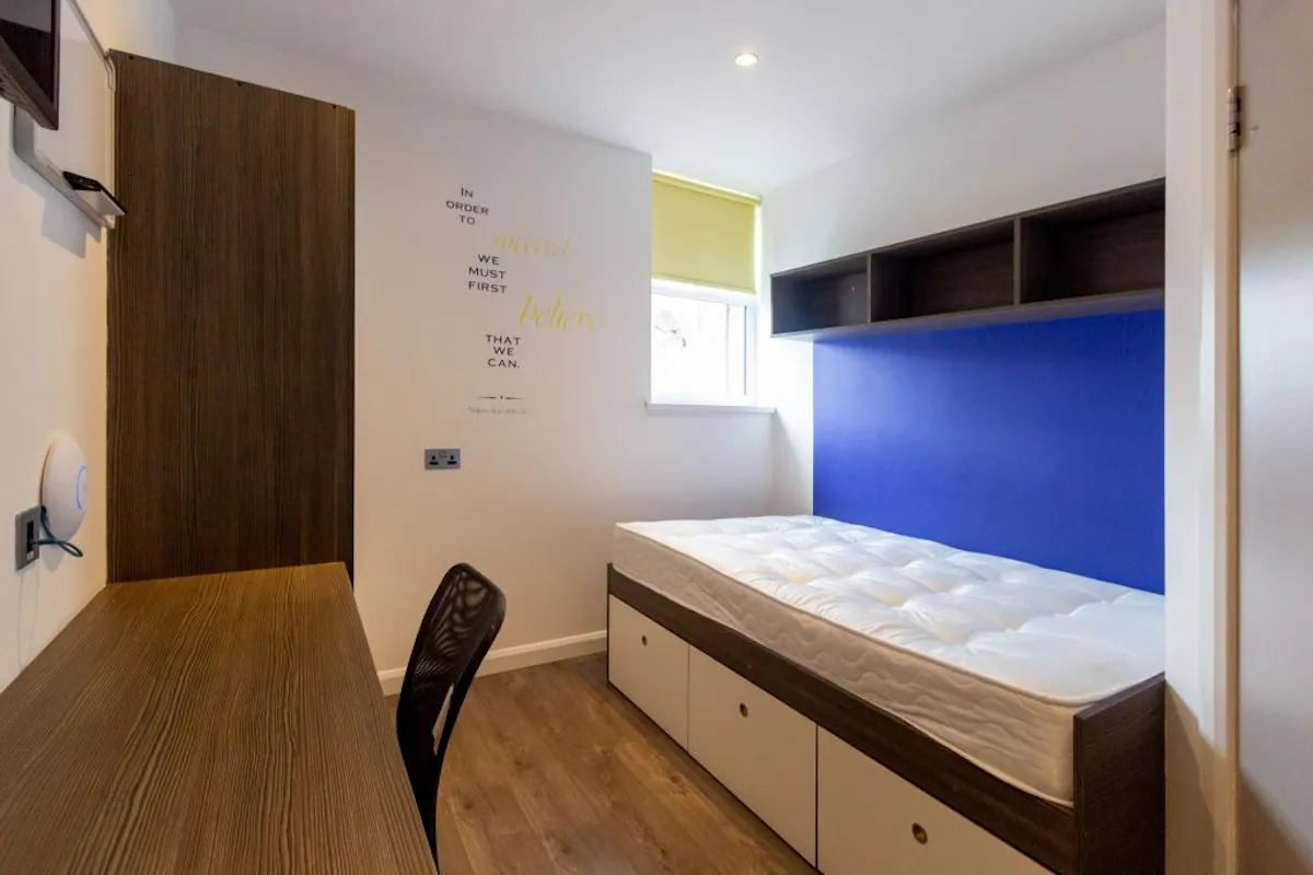 4 Bedroom Apartment ROOM