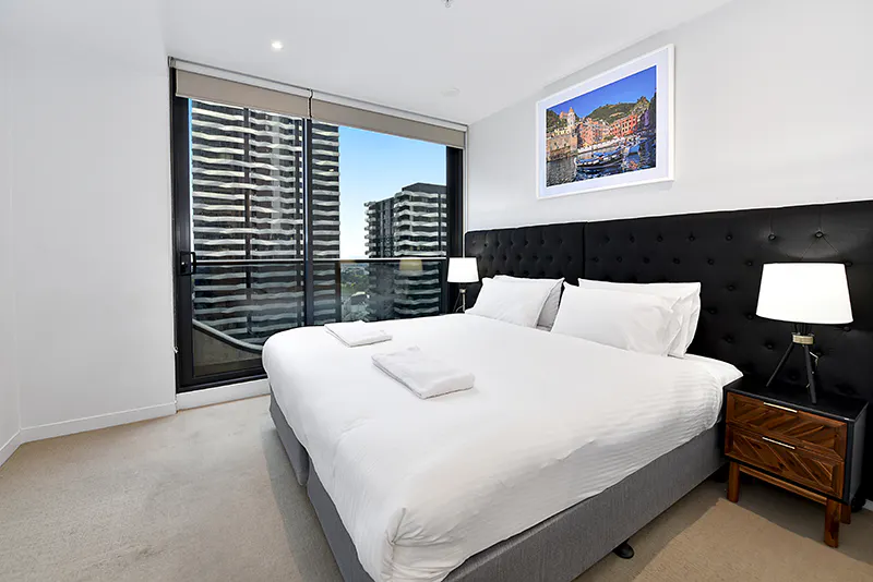 2 Bedroom, 2 Bathroom Apartment ROOM 1