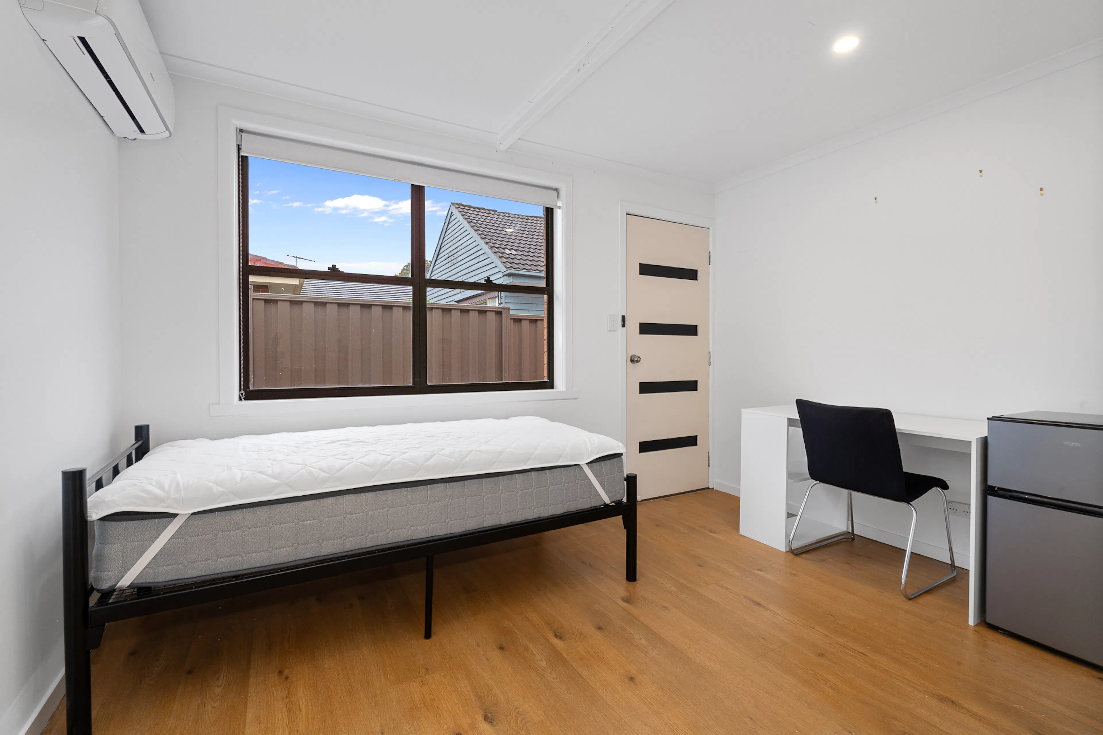 Single Room ROOM 1