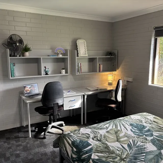 2 Bedroom Apartment South Doubled Bed room image 2