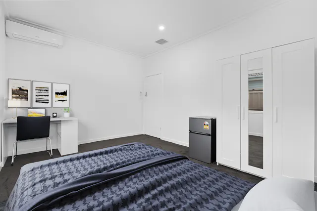 Double Room room image 3