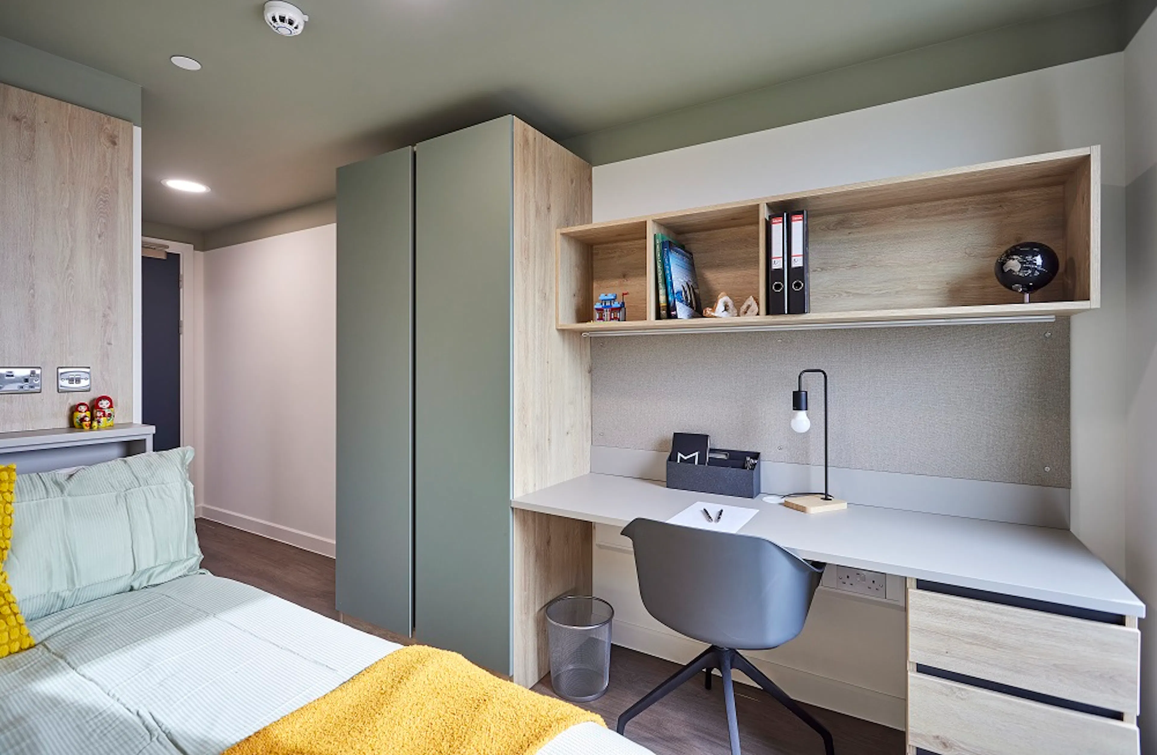 ROOM ROOM 1