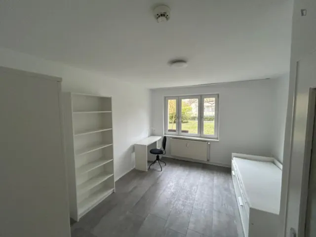 3 Bedroom Apartment room image 1