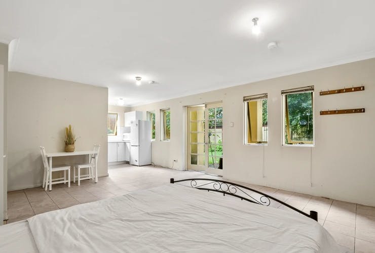 11-liberty-sydney-Room 17 bed 2 (Twin / Studio)