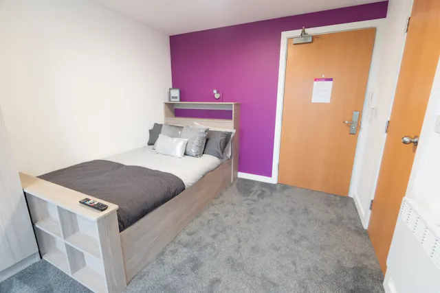 Silver Ensuite room image 1
