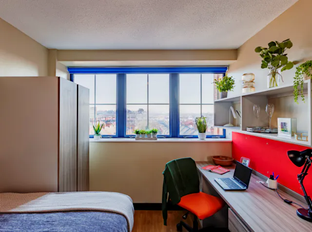 Silver Ensuite room image 1