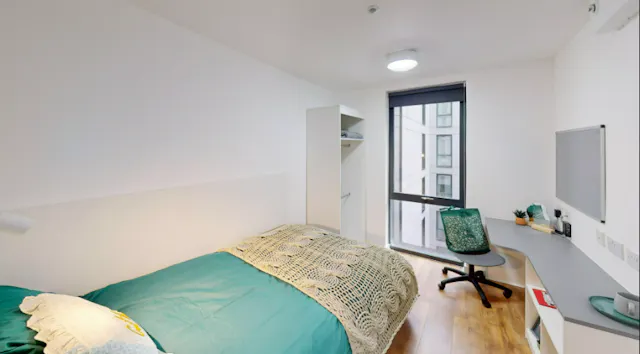 Standard Ensuite room image 1