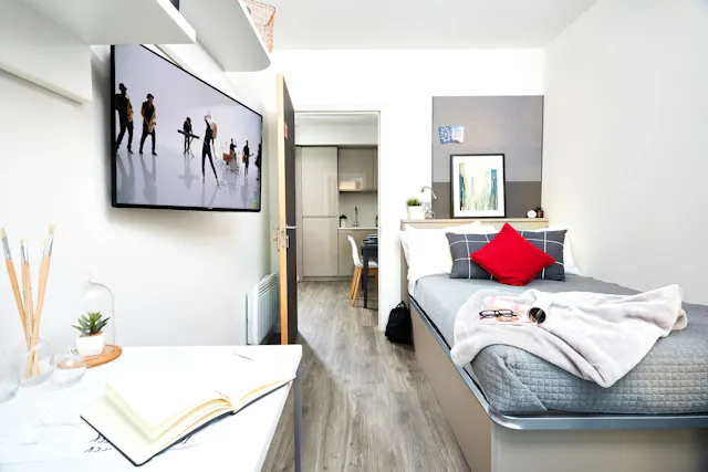 Three Bedroom room image 1