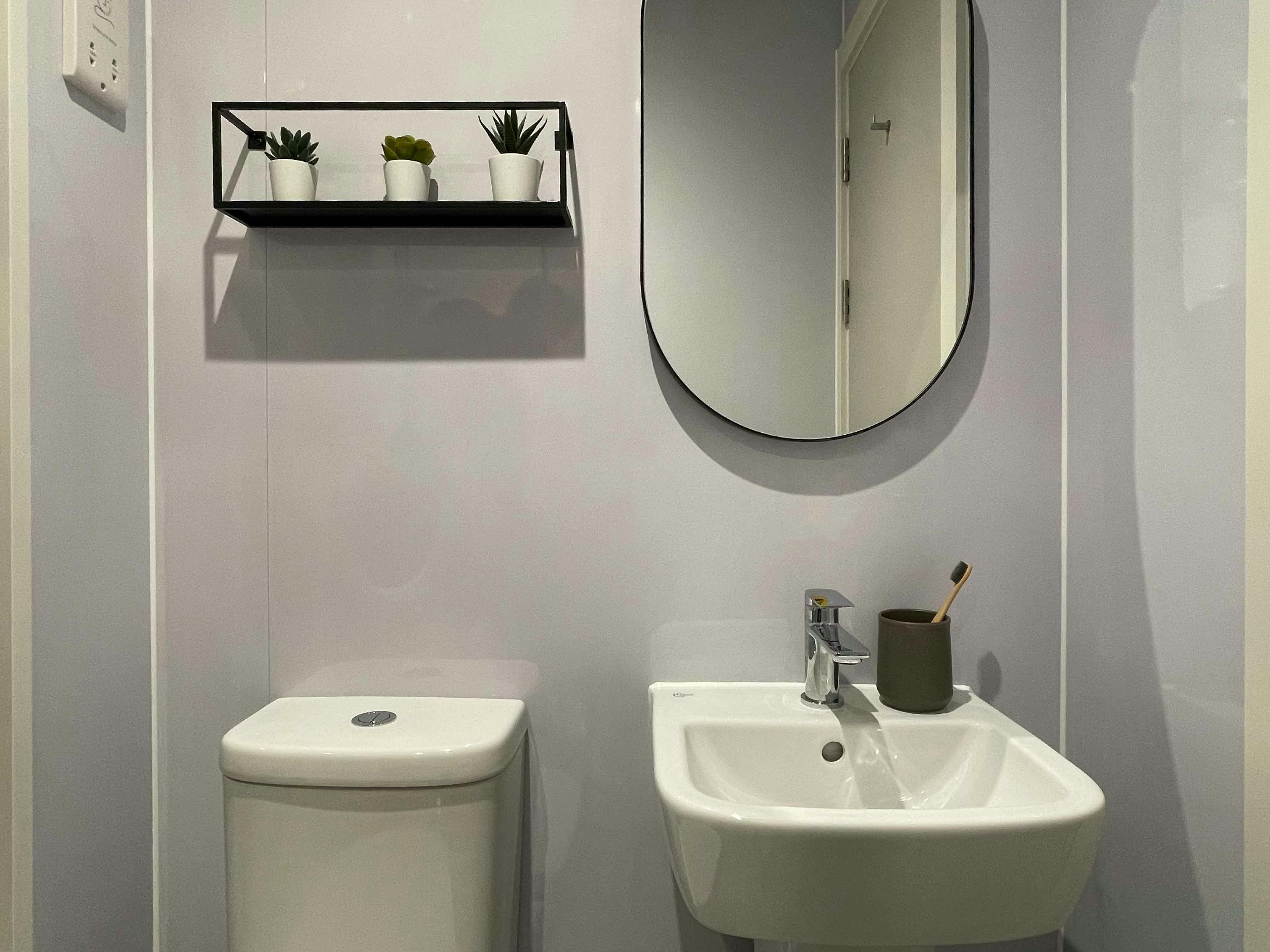 Classic Plus En-suite (Accessible)