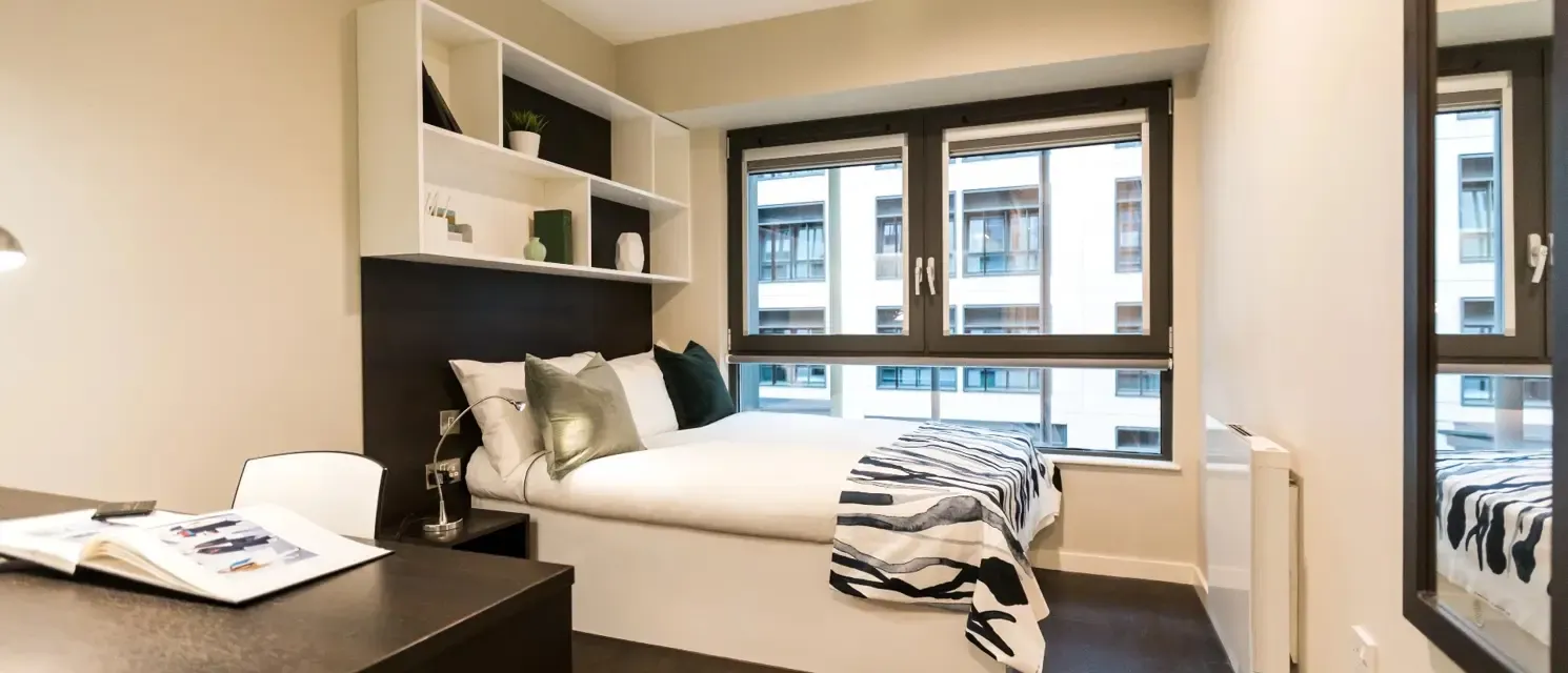 Gold Ensuite Shared Upper Level