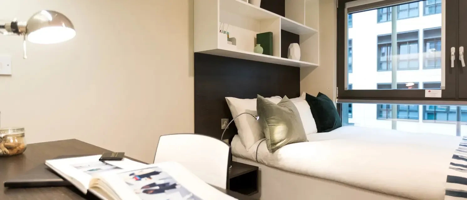 Gold Ensuite Shared Upper Level