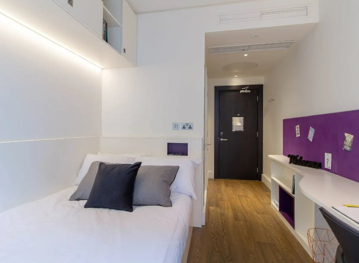 Silver En Suite
