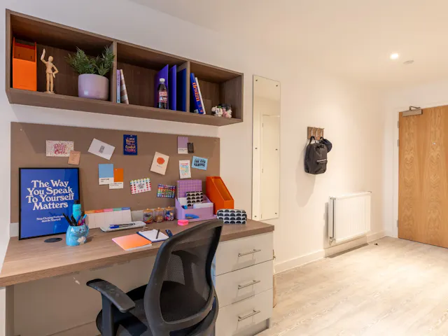 Silver En-Suite room image 2