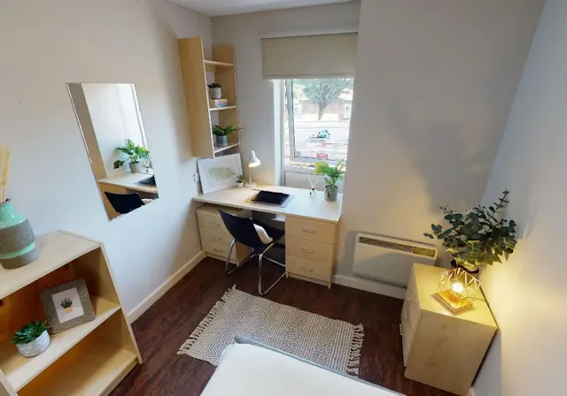 Silver En Suite room image 2