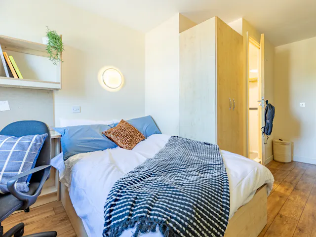 Silver En Suite room image 2