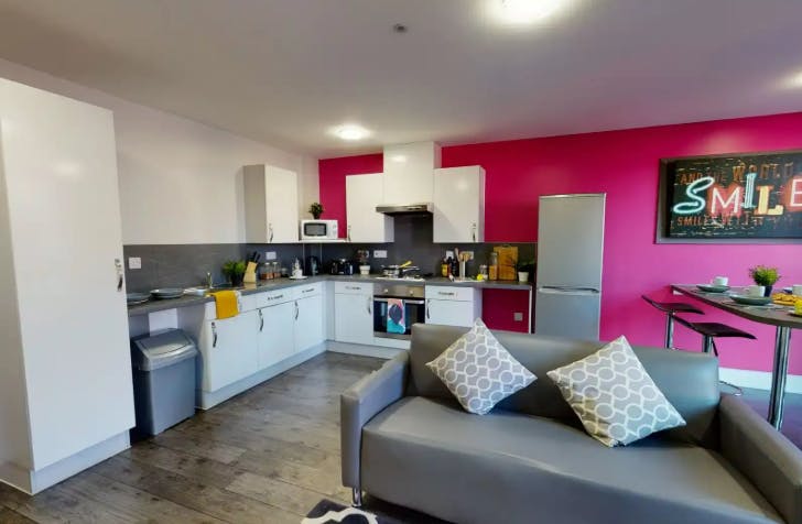 Silver En Suite Plus