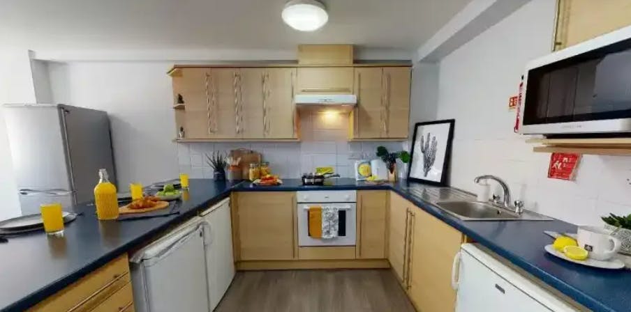 Silver En-Suite