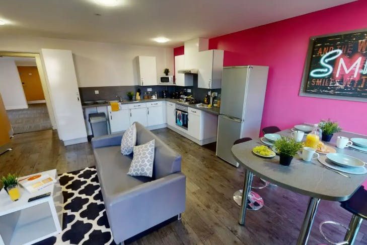 Silver En Suite Plus