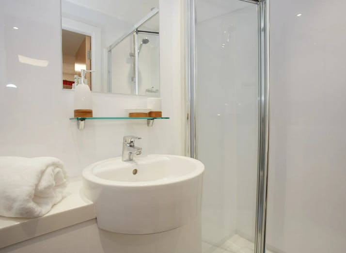 Silver En Suite City View