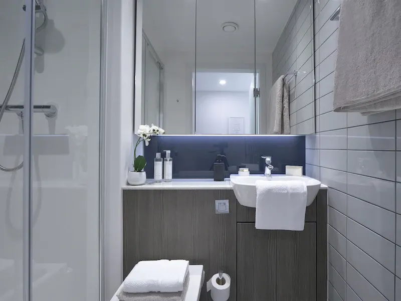 Silver Studio ROOM 2