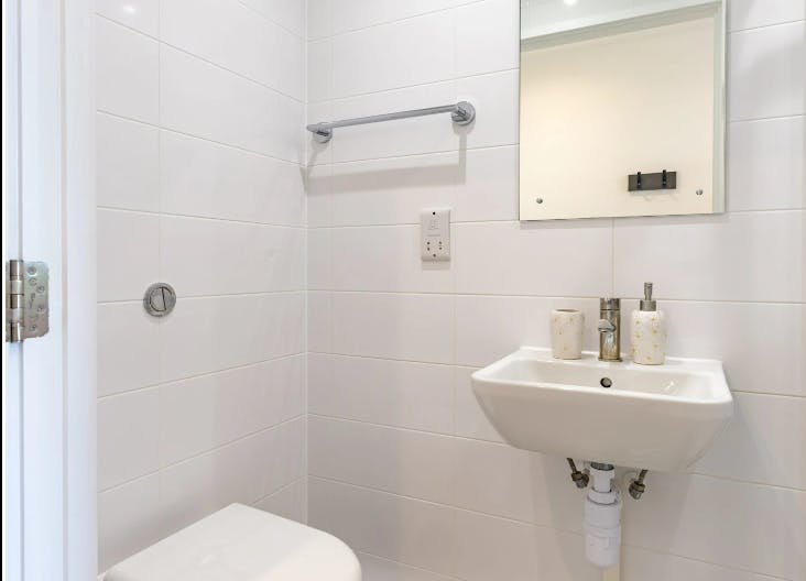 Silver Skyline En Suite