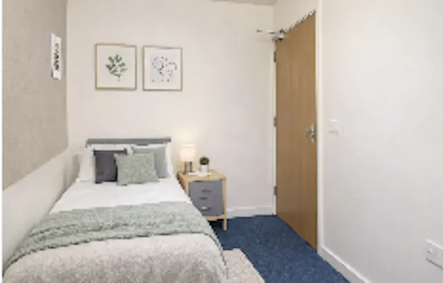 Single Bed Shared room image 1