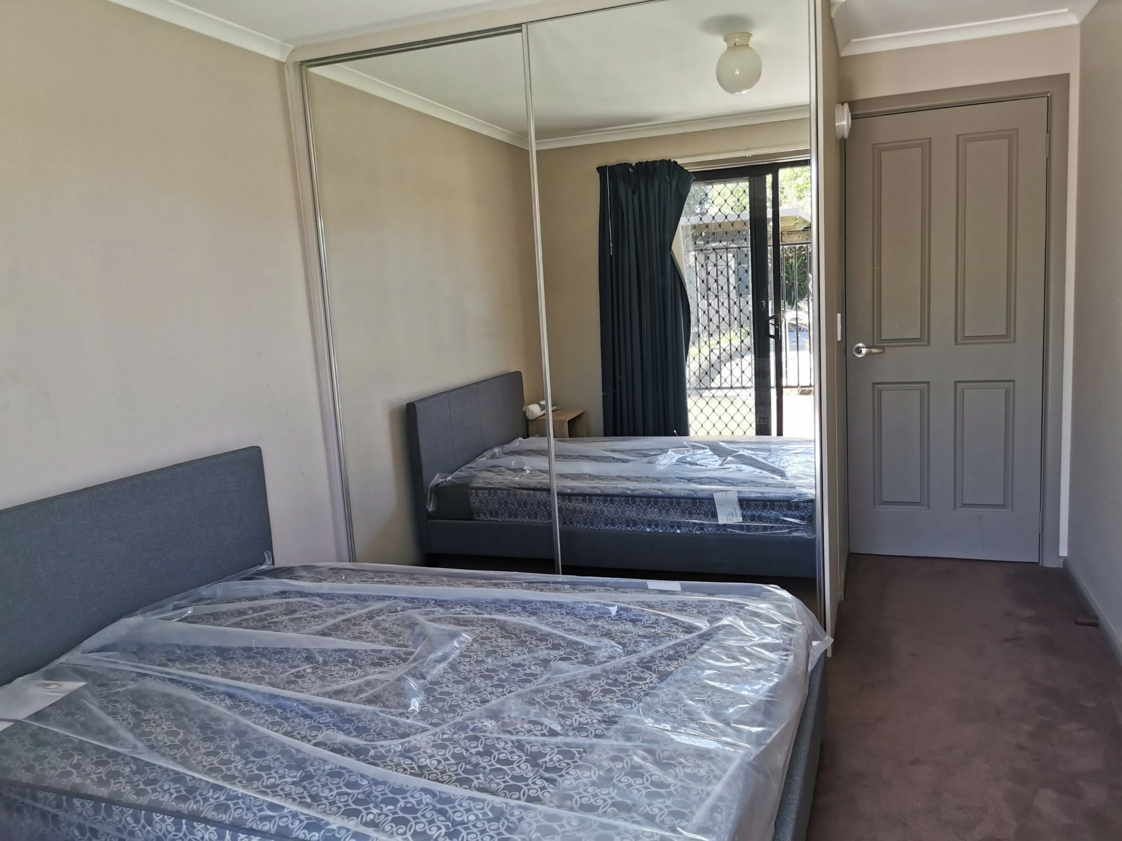 Single Room ROOM 2