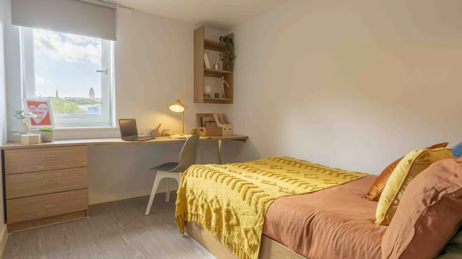 Silver En Suite Plus