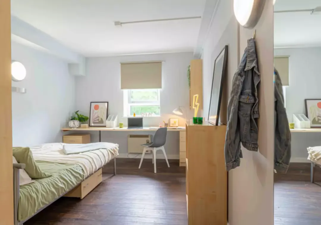 Silver En Suite Premium