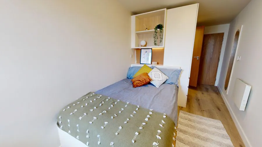 Silver En Suite