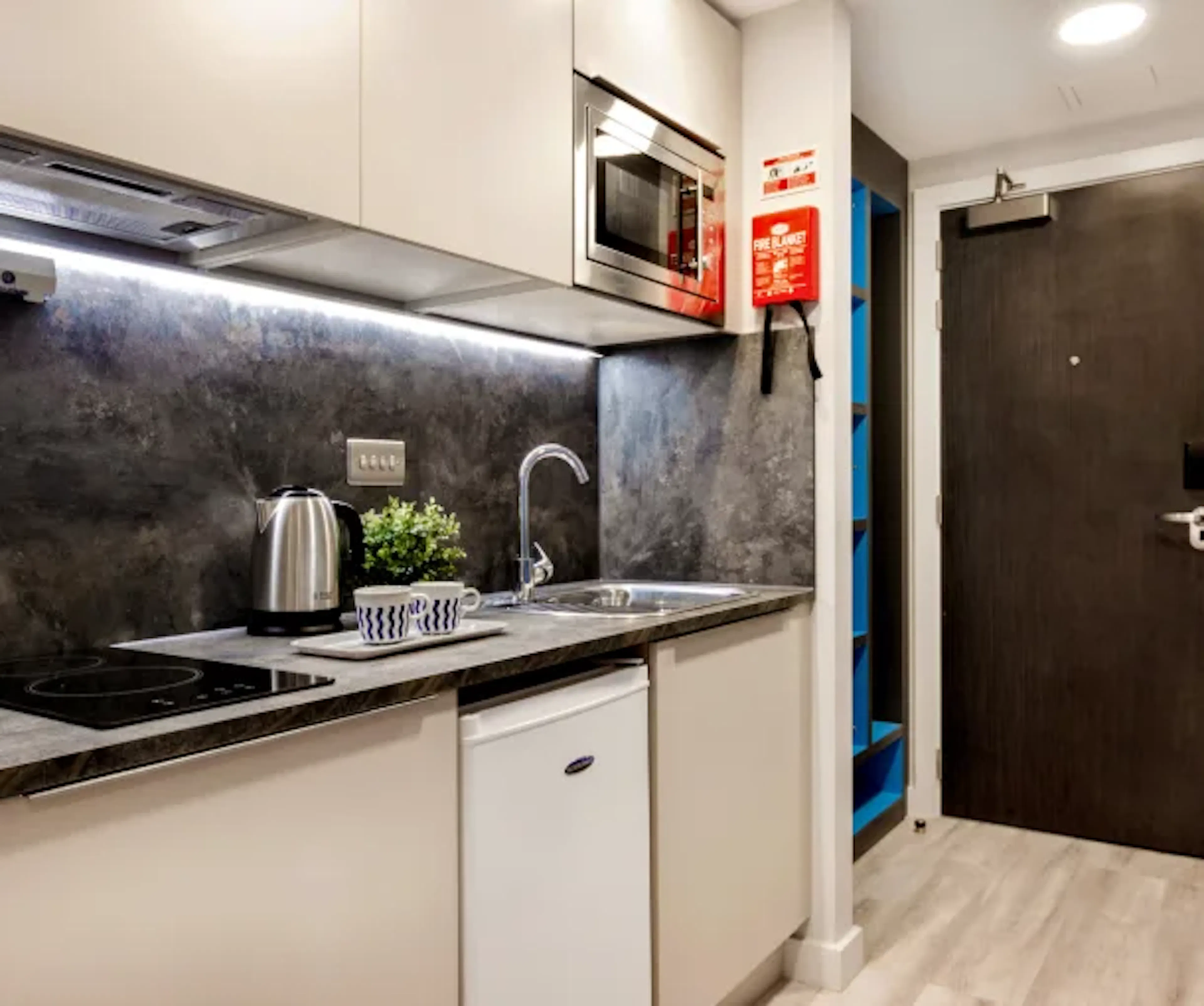 Smart Apartment KITCHEN 2